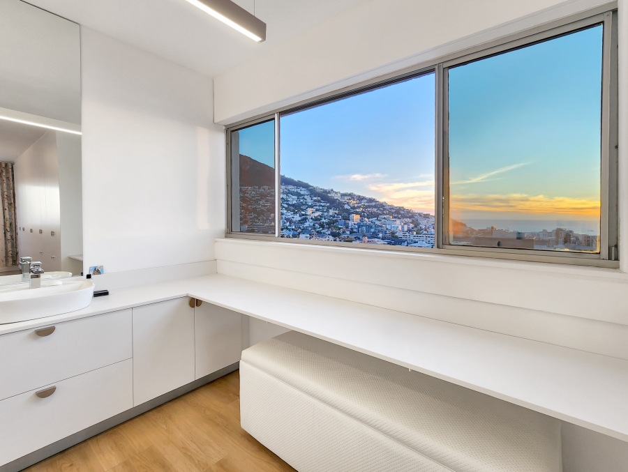 2 Bedroom Property for Sale in Sea Point Western Cape